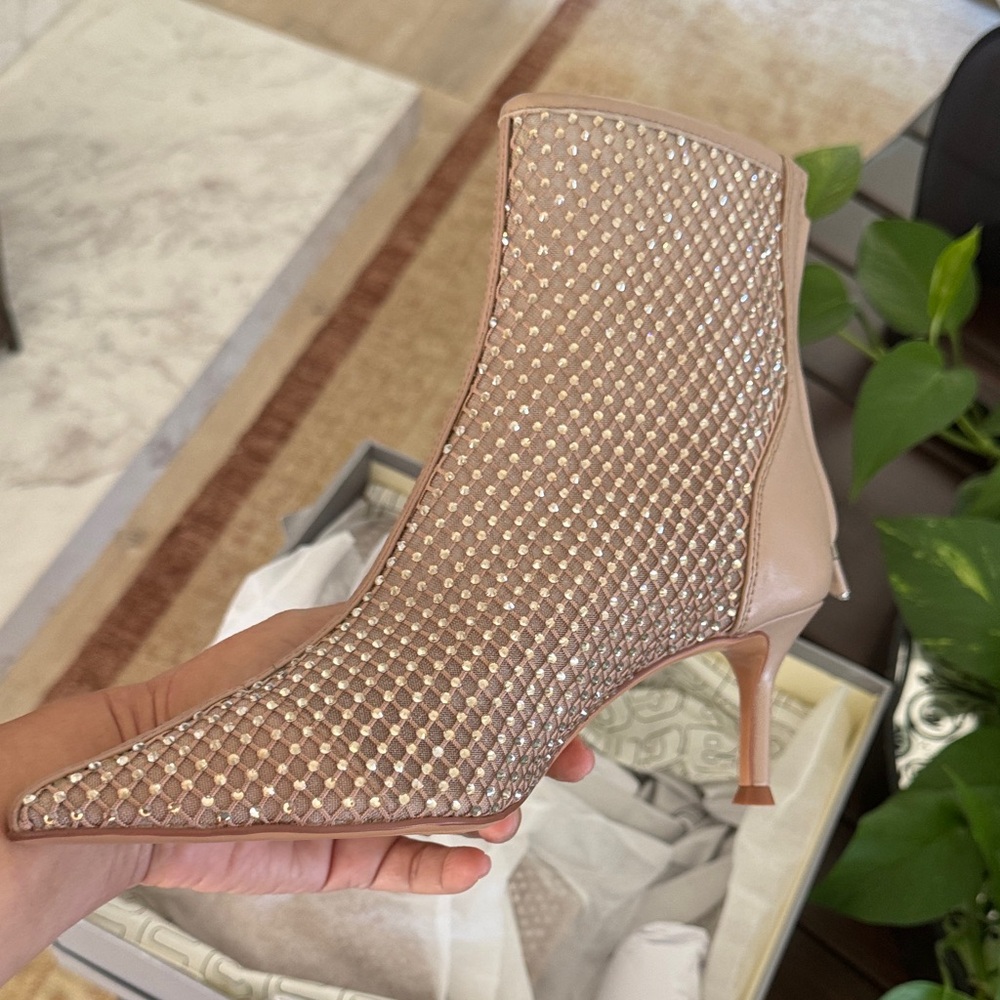 Elegant Tan Heeled Boots
